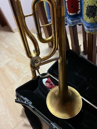 Trombón Yamaha con transpositor