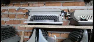 Máquina de escribir Hispano Olivetti