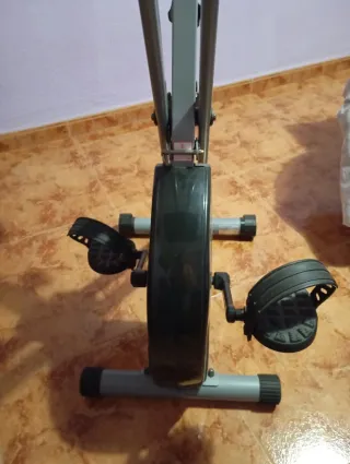 Bicicleta Estática Plegable Cómoda