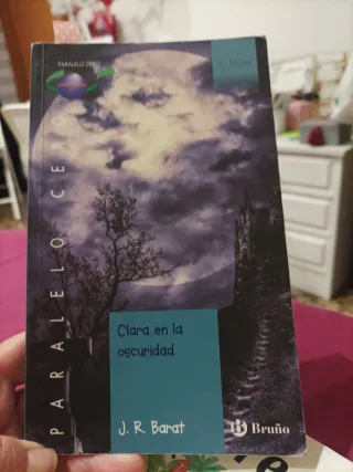 Clara en la oscuridad