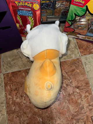 Peluche Pokémon Cubone Tumbado con lágrima