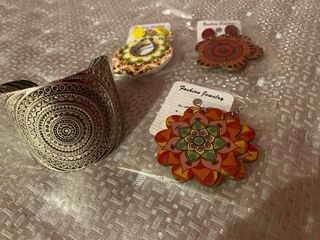 Lote Bisutería: Pulsera y Pendientes