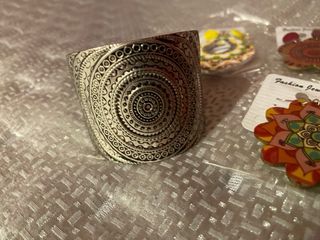 Lote Bisutería: Pulsera y Pendientes