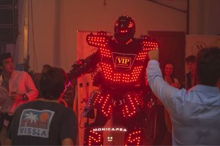 Robot LED + Chispas Frías , Pistola cO2 animación.