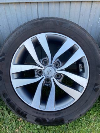 Juego 4 llantas originales Hyundai 16” + neumático