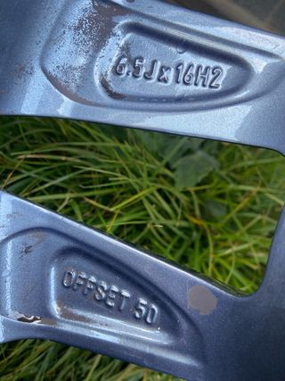 Juego 4 llantas originales Hyundai 16” + neumático