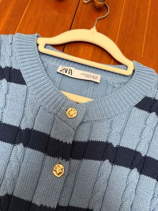 Chaleco de punto Zara rayas azules