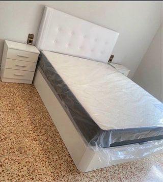 Liquidación:canapés y colchones