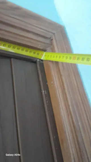 Puerta plegable marrón