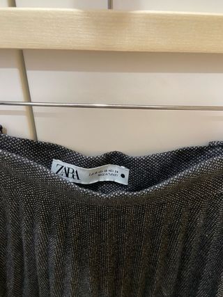 Falda larga Zara gris plisada
