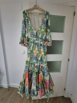 Traje de flamenca floral de encaje