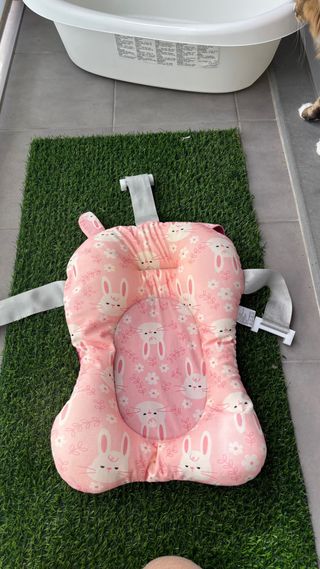 Bañera Ikea con cojín para bebé