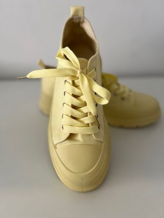 Zapatos de lona amarillos mujer