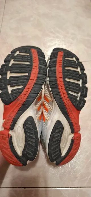 Zapatillas Adidas Gris y Naranja