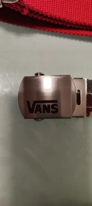 Cinturones El Niño y Vans