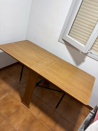 Mesa abatible de madera