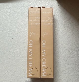 vari prodotti di make-up