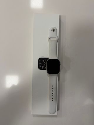 Apple Watch SE Blanco/Gris 44mm Como Nuevo