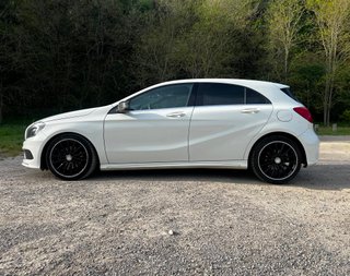 Mercedes-Benz Clase A 200d AMG + Techo