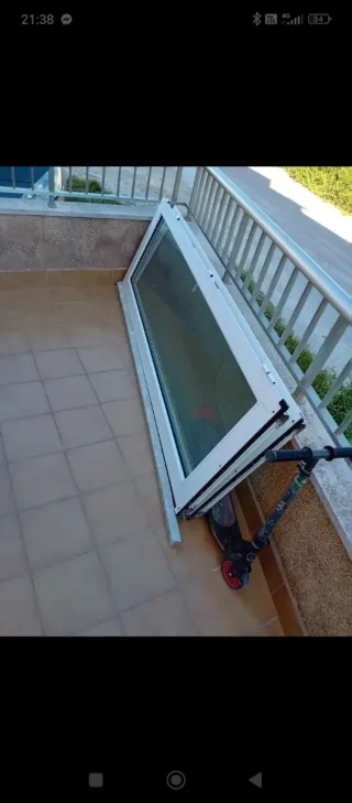 Puerta de aluminio con cristal