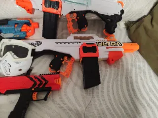 Lote Pistolas Nerf y Accesorios