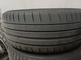 Michelin pilot sport 4, al 80% de vida útil.