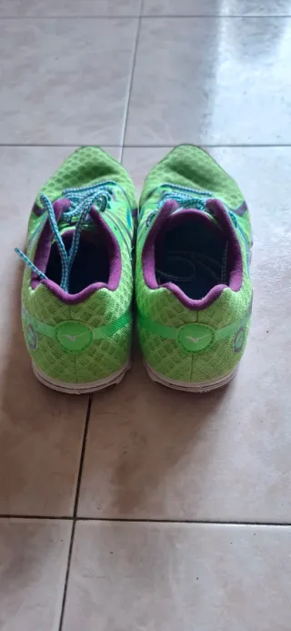Zapatillas Mizuno Voladoras Verdes y Moradas