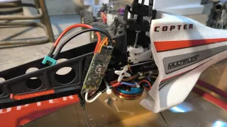 Helicóptero RC Multiplex 3S con mando hitec