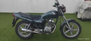 Honda CB 250 verde Jade