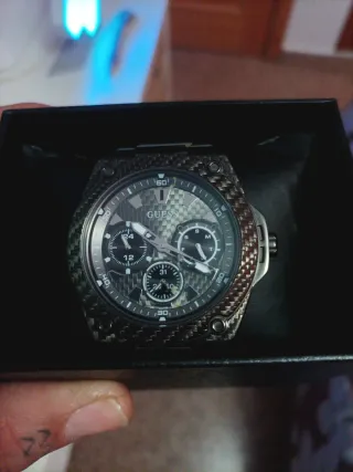 Reloj Guess Legacy Negro y Gris