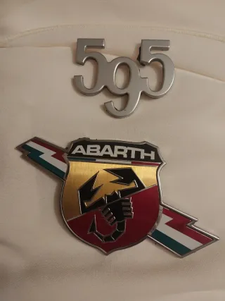 Emblema stemma Abarth 595