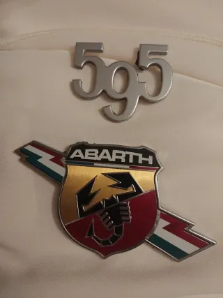 Emblema stemma Abarth 595