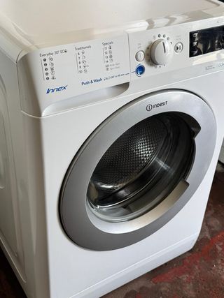 LAVADORA INDESIT DE 9 KILOS INVERTER A+++