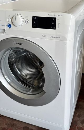 LAVADORA INDESIT DE 9 KILOS INVERTER A+++