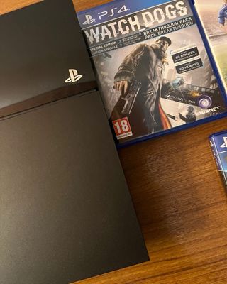 PS4 500GB + 3 juegos | Mando impecable