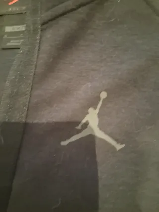 Chaqueta Jordan Negra con Cremallera