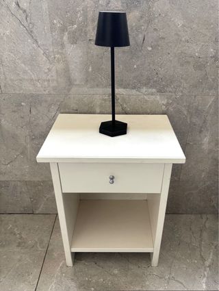 Mesita de noche de madera maciza