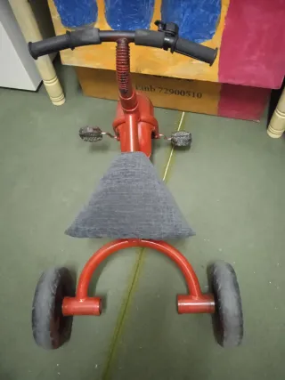 Triciclo infantil rojo