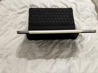 iPad Pro 1ª Gen + Apple Pencil + Funda