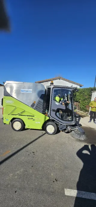 Barredora Vial Tennant 636 Green Machines