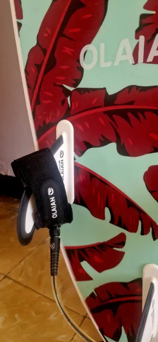 Tabla de surf Olaian 7’0 (55L) + leash. La tabla