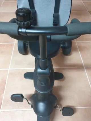 Triciclo Kinderkraft Jazz 4 en 1 evolutivo gris