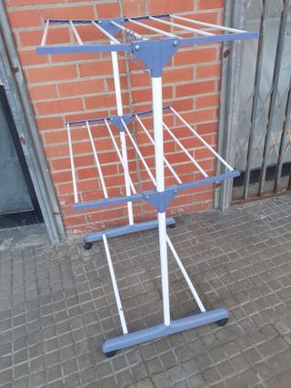 Tendedero plegable con ruedas