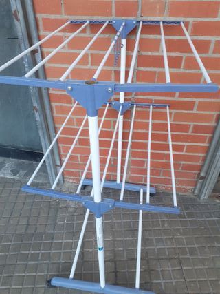 Tendedero plegable con ruedas