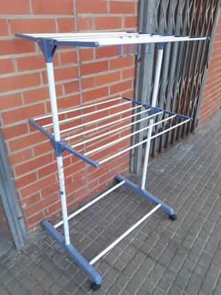 Tendedero plegable con ruedas