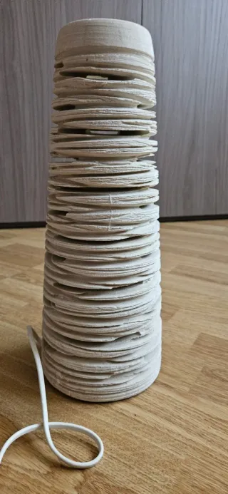 Lampada in pietra leccese