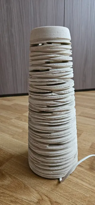 Lampada in pietra leccese