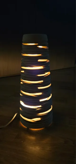 Lampada in pietra leccese