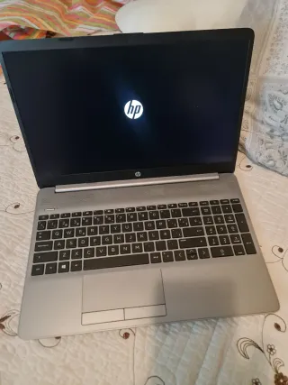 Ordenador portátil HP 255 G8, AMD Rizen 3.