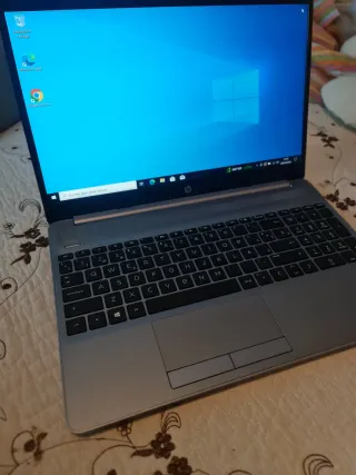 Ordenador portátil HP 255 G8, AMD Rizen 3.